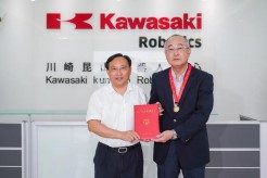 川崎机器人董事长矶部正史获得江苏省“五一劳动荣誉奖章”